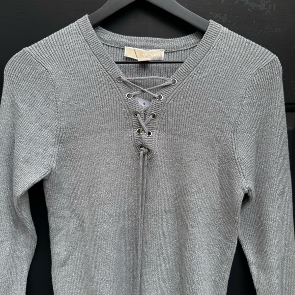 MICHAEL Michael Kors Silver Lace-Up Long Sleeve Top - Picture 2 of 6